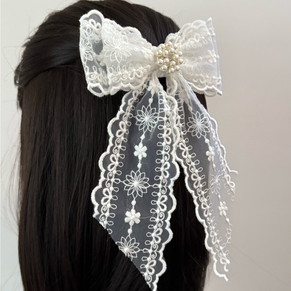Elegant White Lace Hair Bow Clip ,Handmade and NWOT - Picture 6 of 9